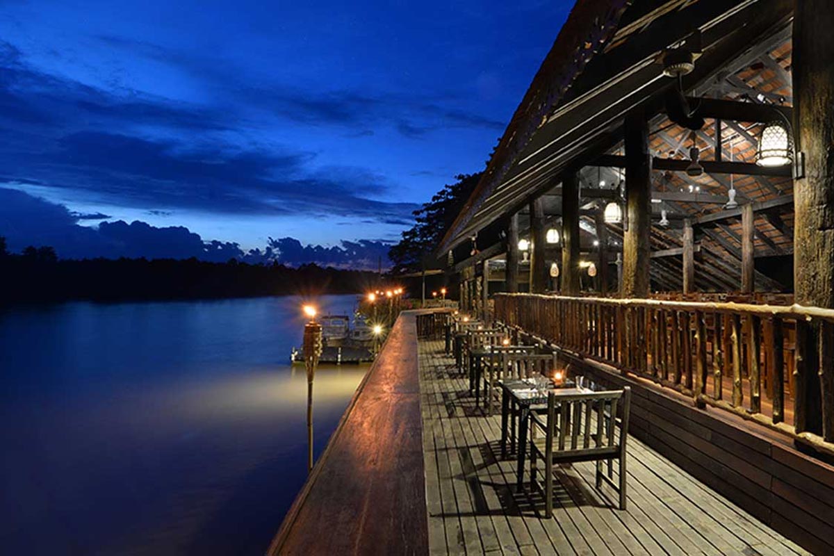 Sukau Rainforest Lodge evening